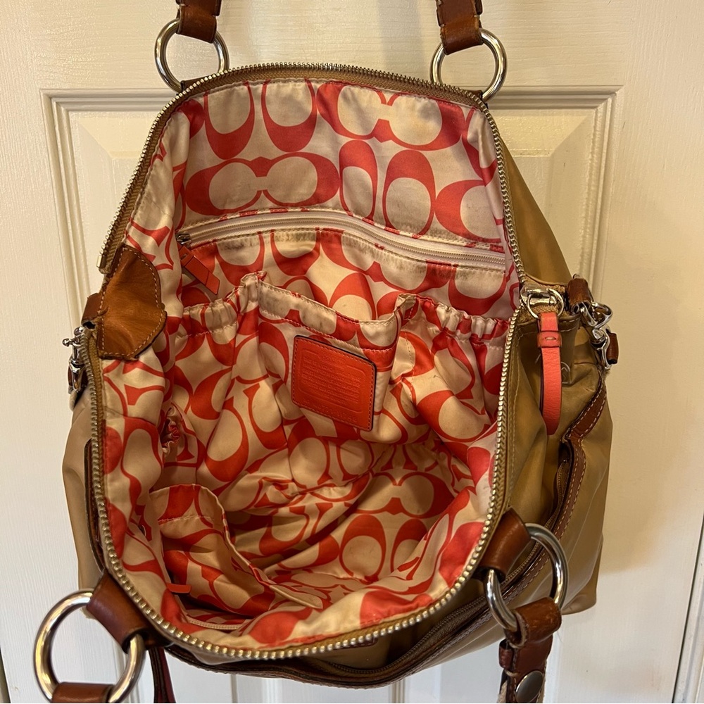COACH 2007 Champagne Satin Fabric Hamptons Weekend Tote Purse 11748 Crossbody - Picture 10 of 16